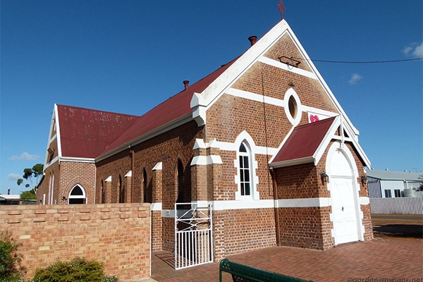 Photo of the front of Wagin Uniting Church
